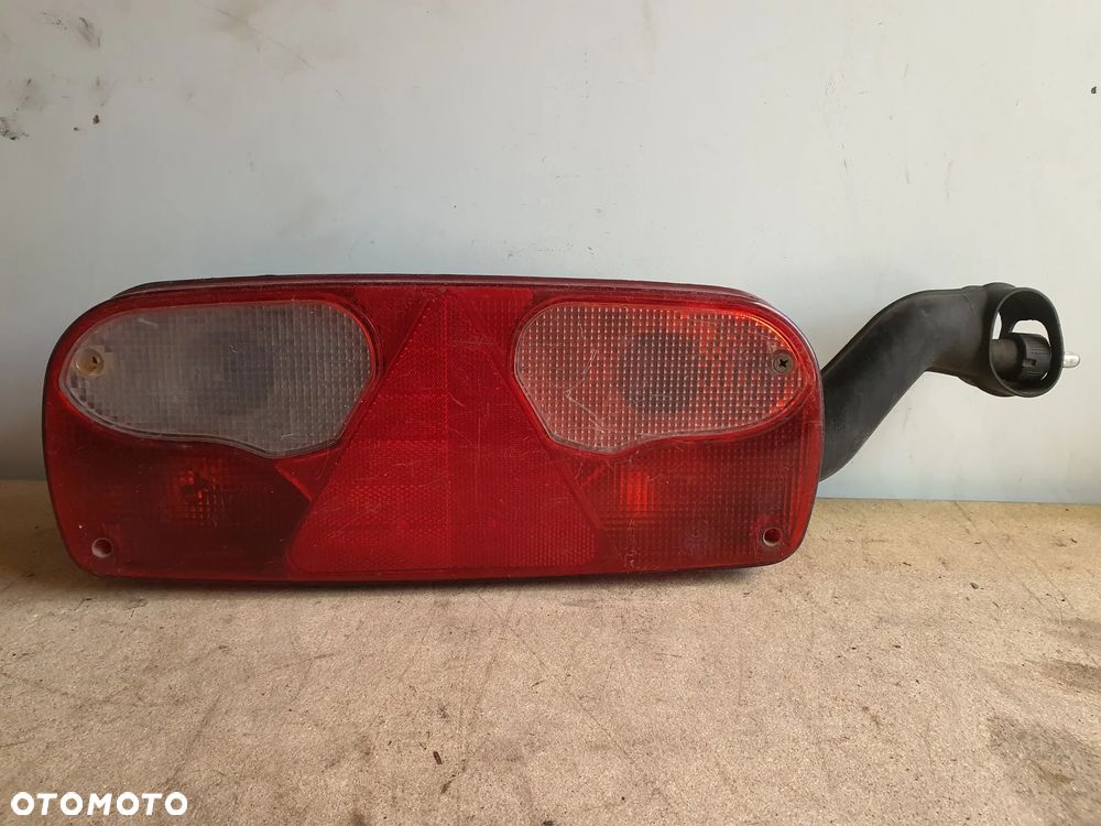 LAMPA TYLNA MERCEDES VOLVO RENAULT DAF - 14