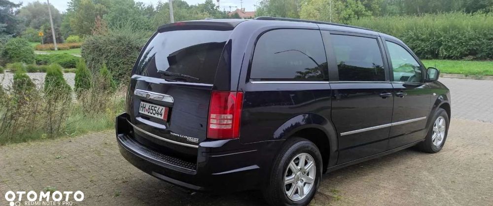 Chrysler Town & Country - 20