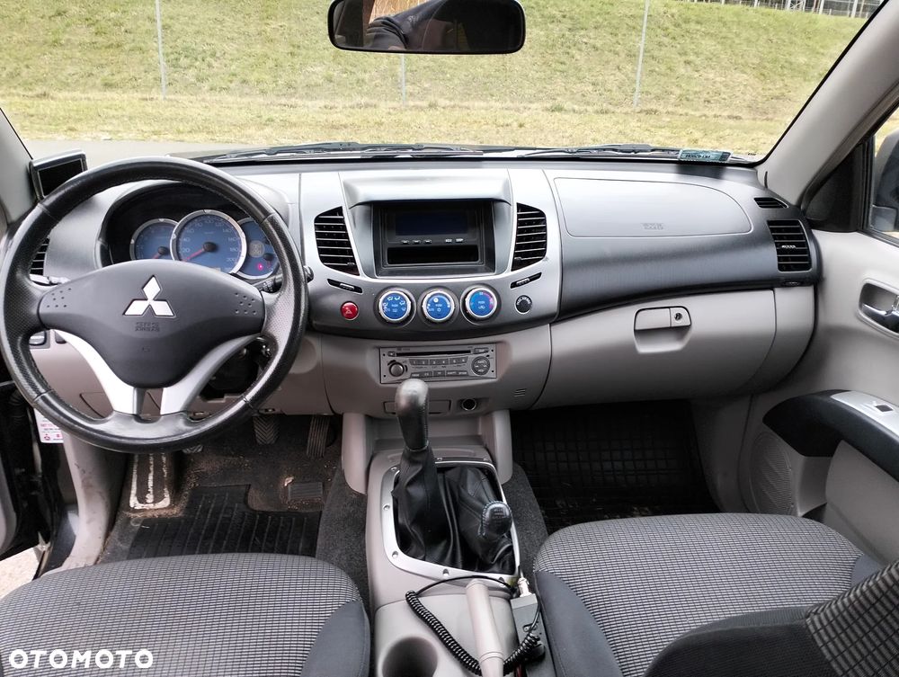 Mitsubishi L200 2.5 DID Intense - 13