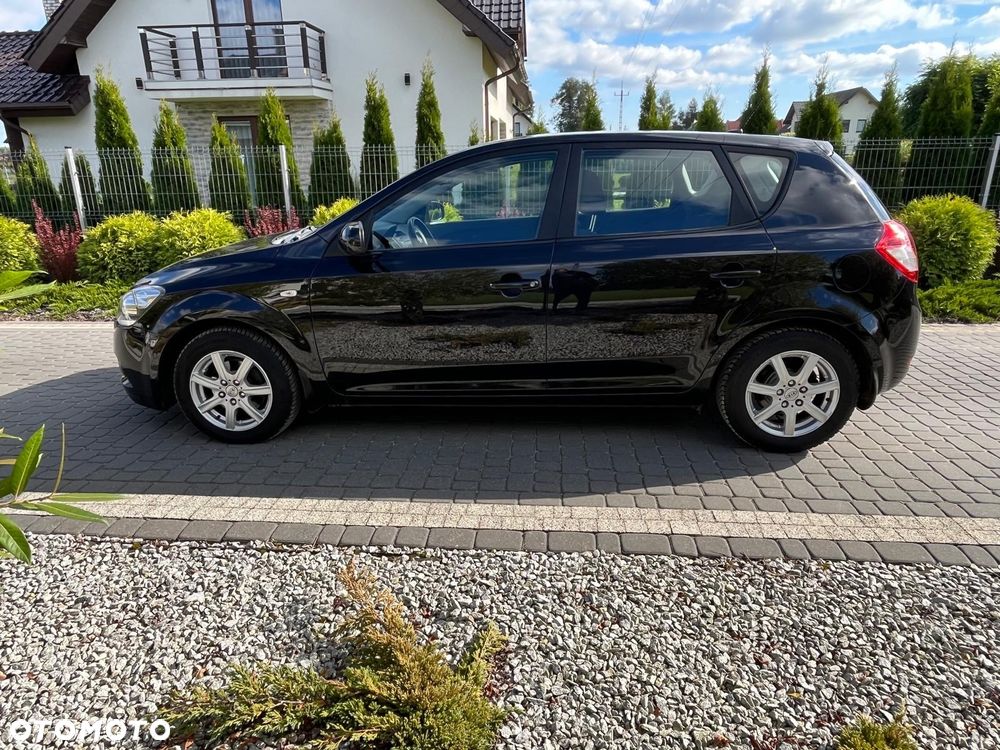 Kia Ceed - 6