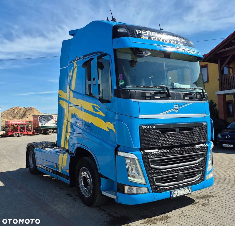 Volvo - 2