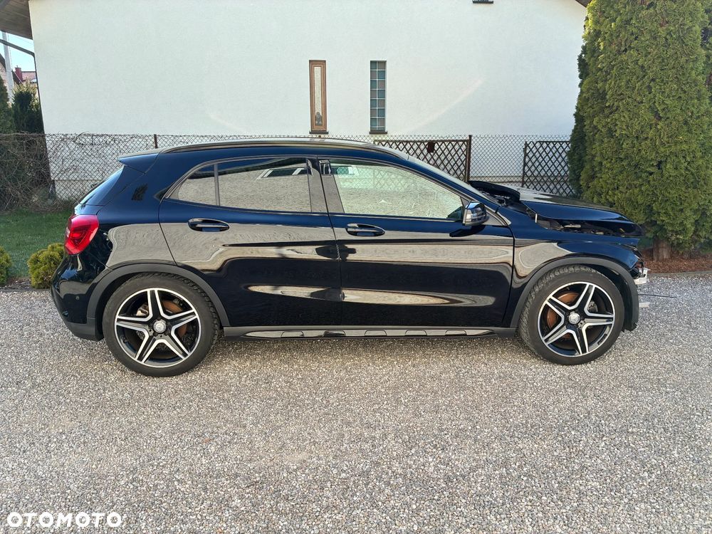Mercedes-Benz GLA 220 d 4Matic 7G-DCT AMG Line - 5