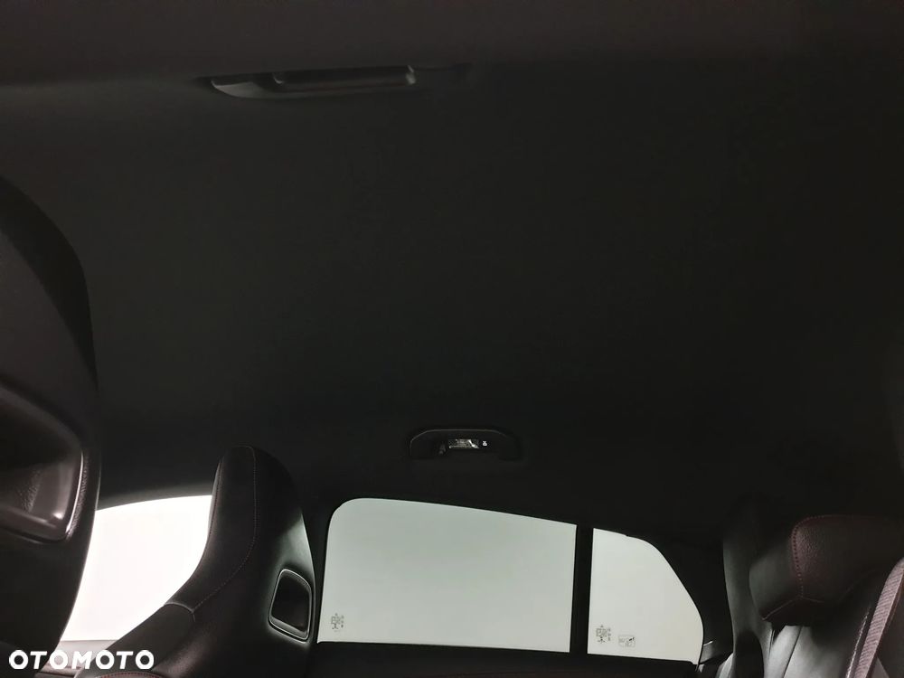 Mercedes-Benz CLA 250 7G-DCT - 31