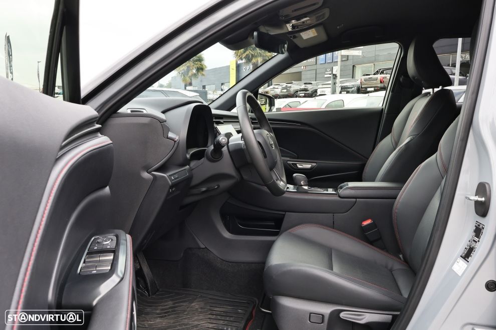 Lexus LBX Emotion - 14