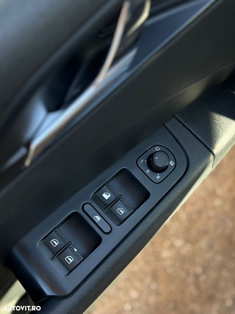 Skoda Superb 2.0 TDI Ambition DSG - 37