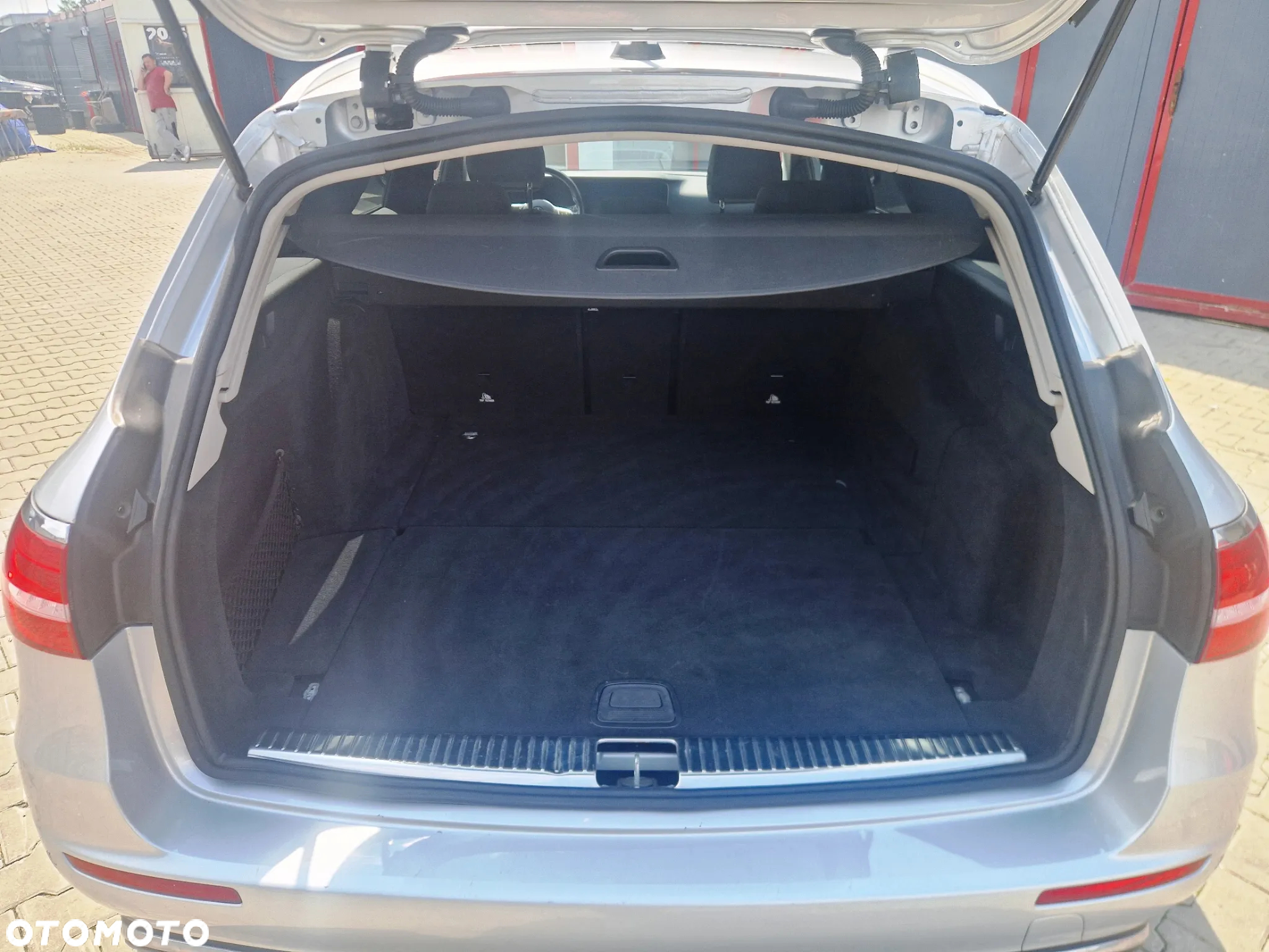 Mercedes-Benz Klasa E 200 d 9G-TRONIC - 33