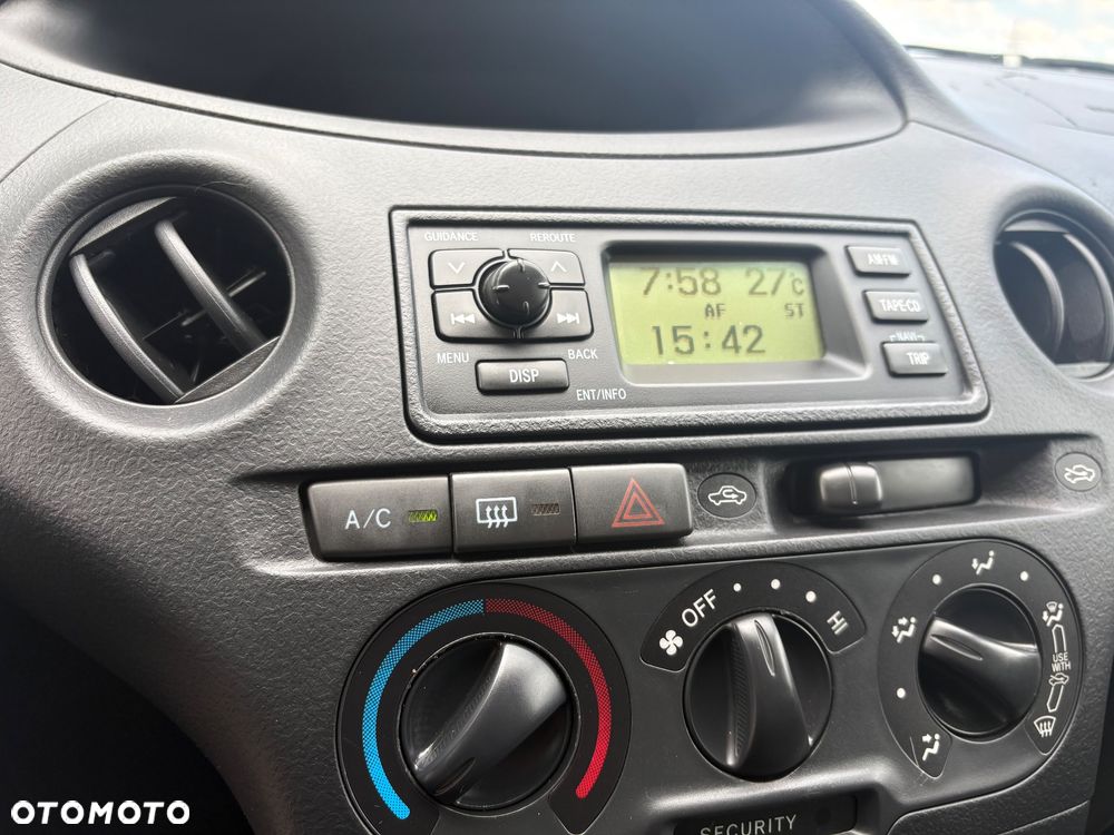Toyota Yaris 1.0 - 33