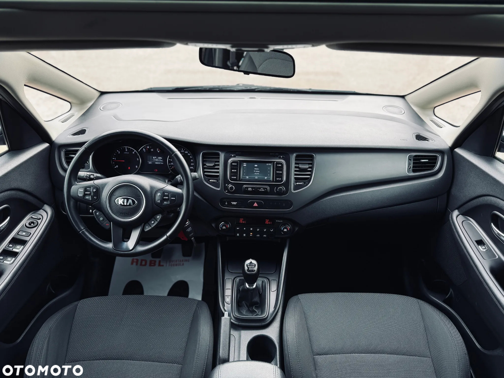 Kia Carens 1.7 CRDi M - 23