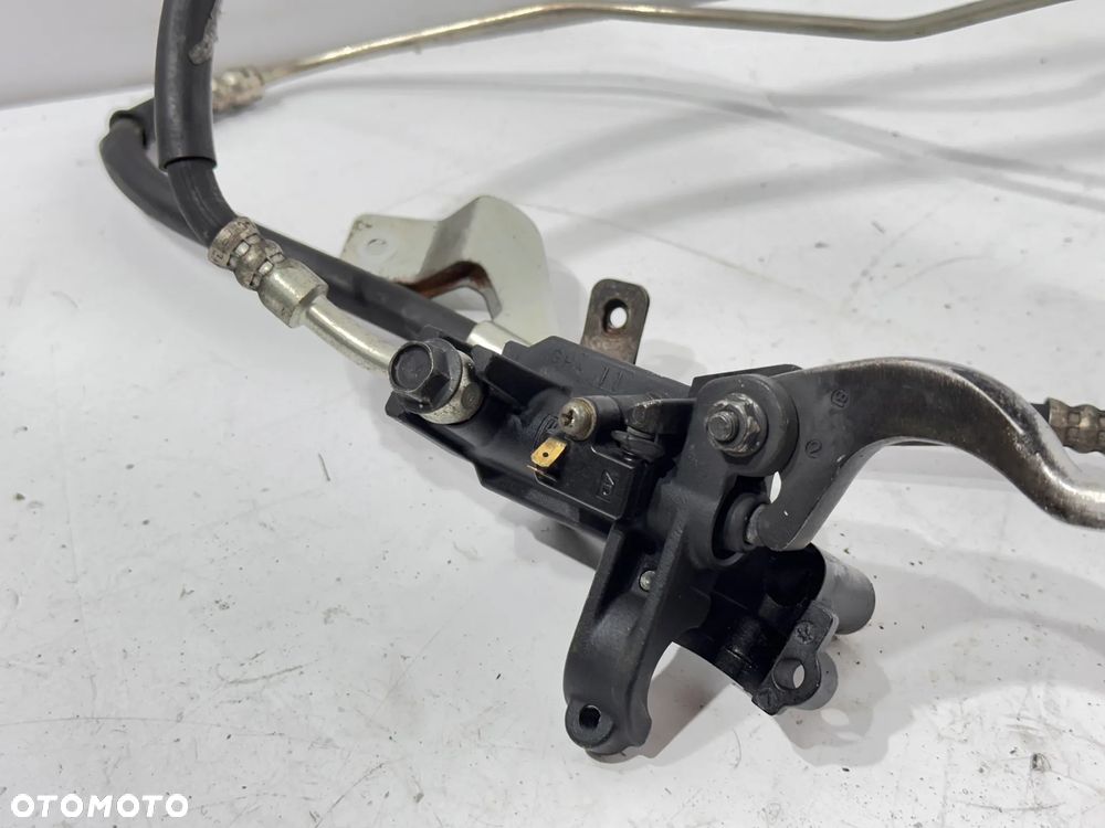 Zacisk pompa tył Yamaha X MAX X-MAX 125 10-14r. - 5