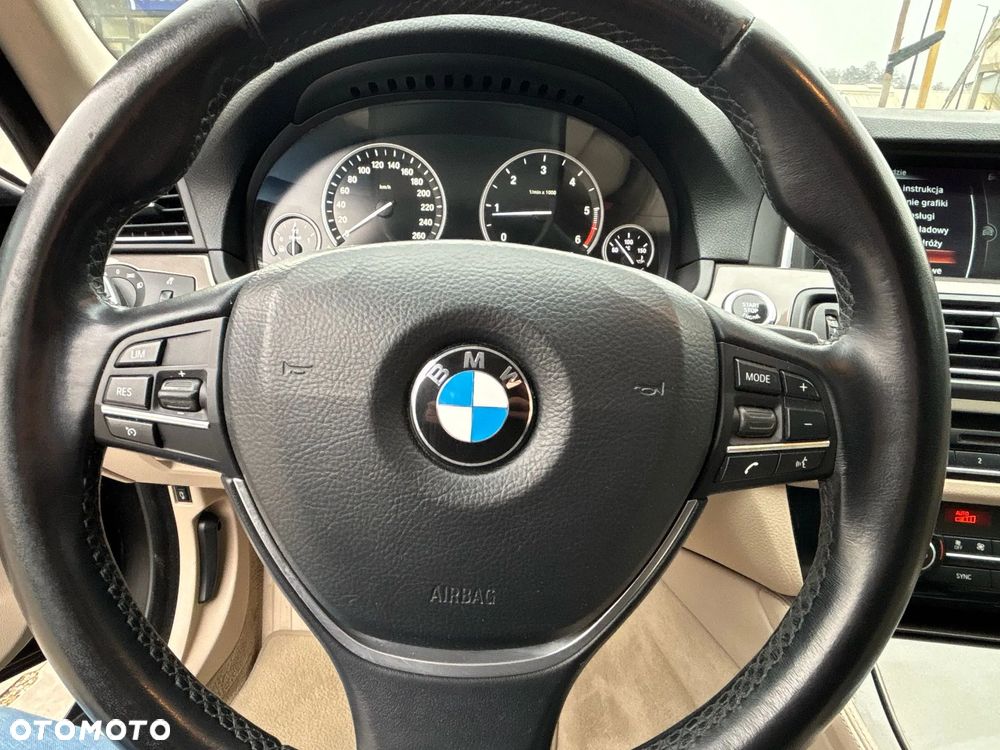 BMW Seria 5 525d xDrive Modern Line - 9
