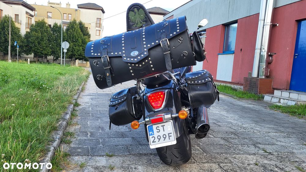Suzuki Intruder - 10