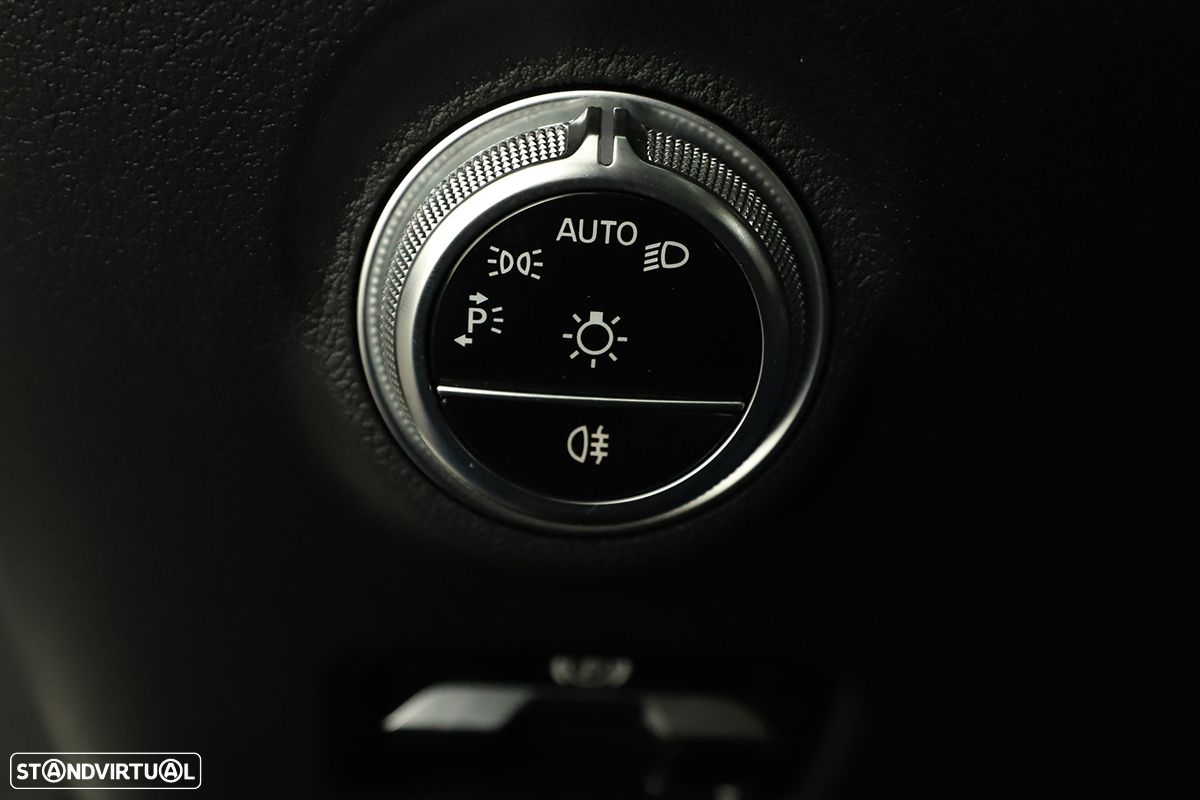 Mercedes-Benz C 300 e AMG Line - 22