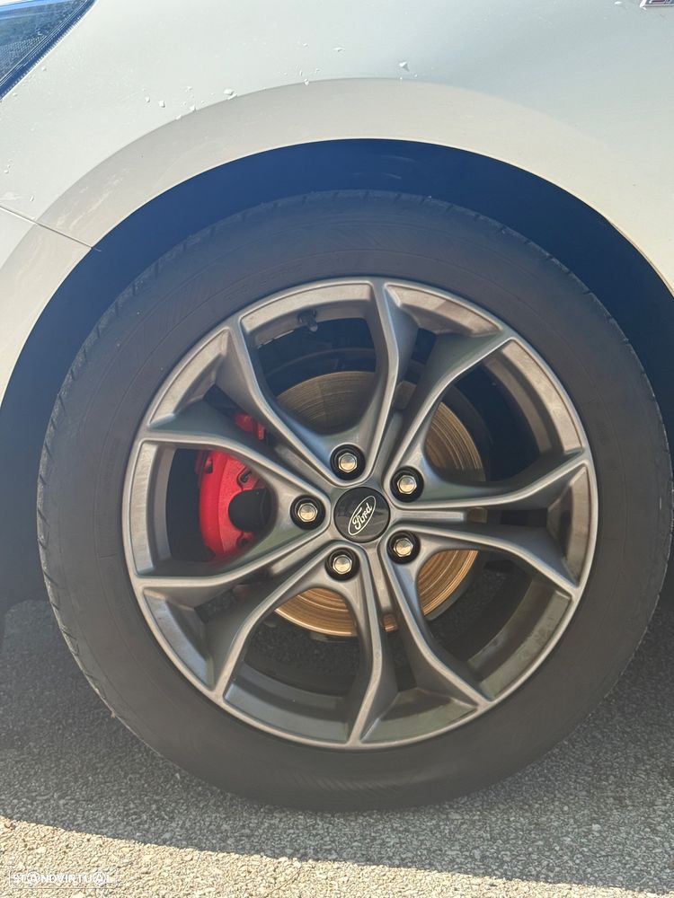 Ford Focus 1.0 EcoBoost MHEV ST-Line X - 16