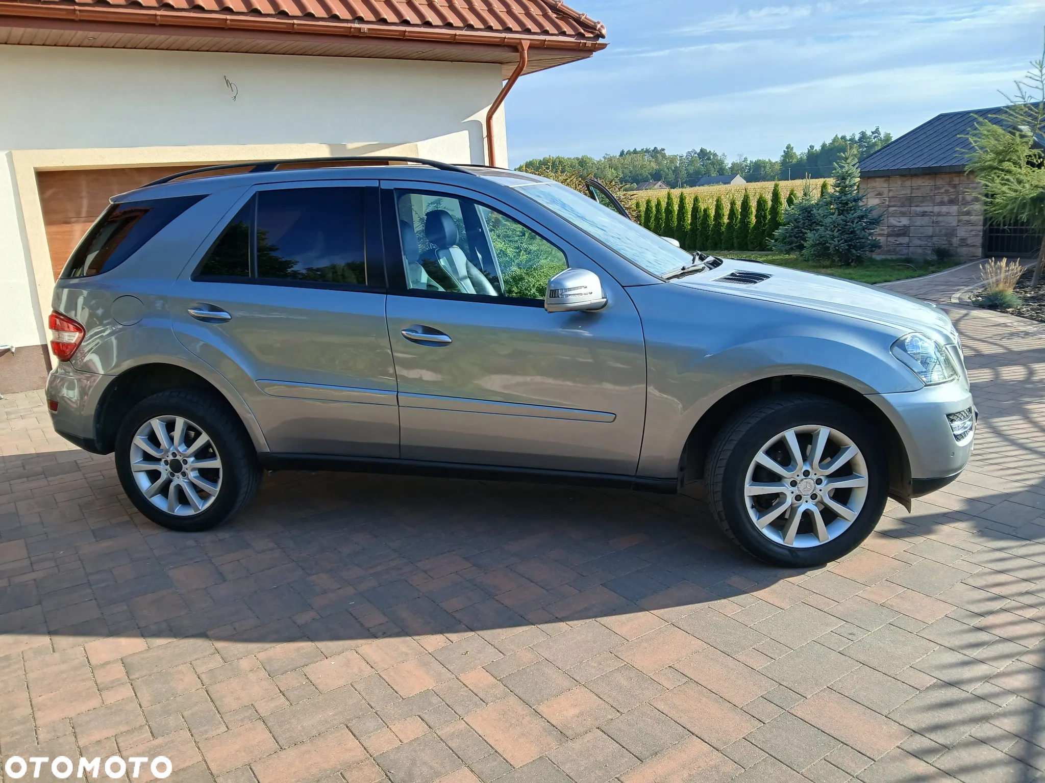 Mercedes-Benz ML 300 CDI BlueEff 4-Matic - 24