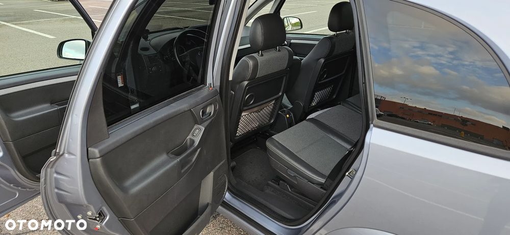Opel Meriva 1.6 Cosmo - 17