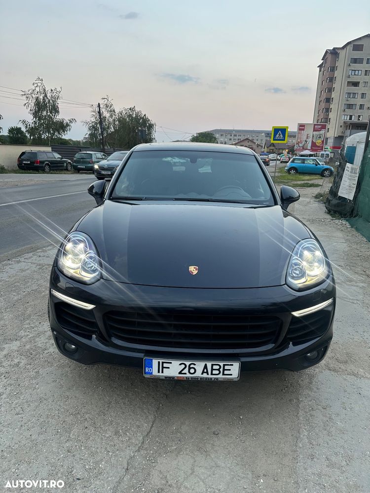 Porsche Cayenne - 1