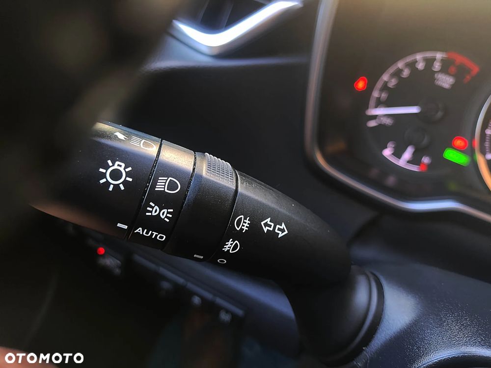 Toyota Corolla 1.8 Hybrid Comfort - 12