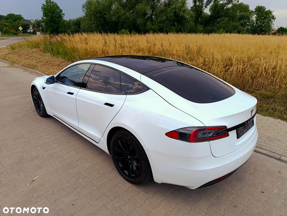 Tesla Model S - 23
