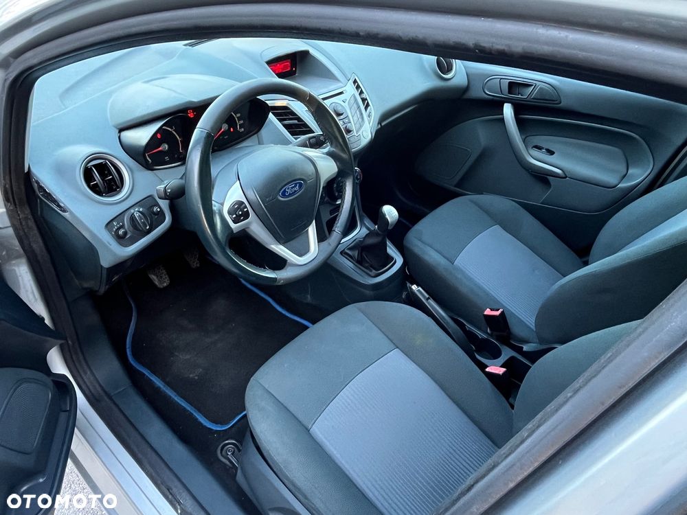 Ford Fiesta - 8
