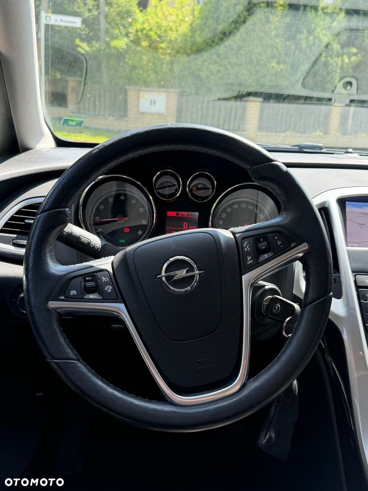 Opel Astra 1.4 Turbo Exklusiv - 22