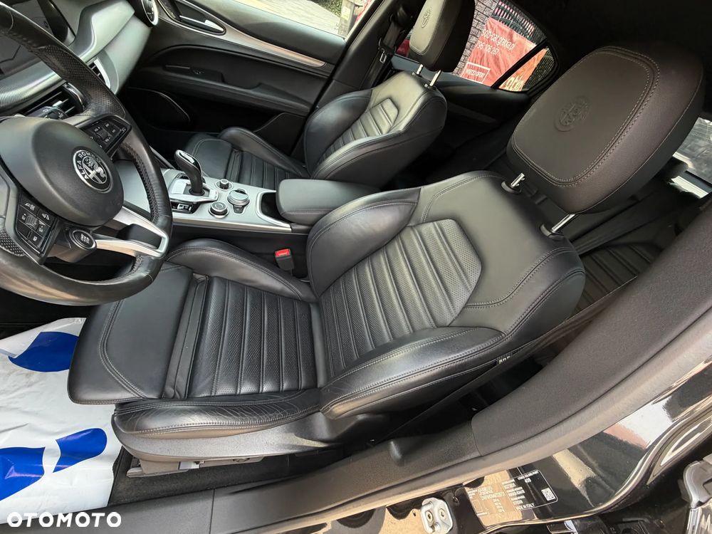 Alfa Romeo Stelvio 2.0 Turbo Veloce Q4 - 11