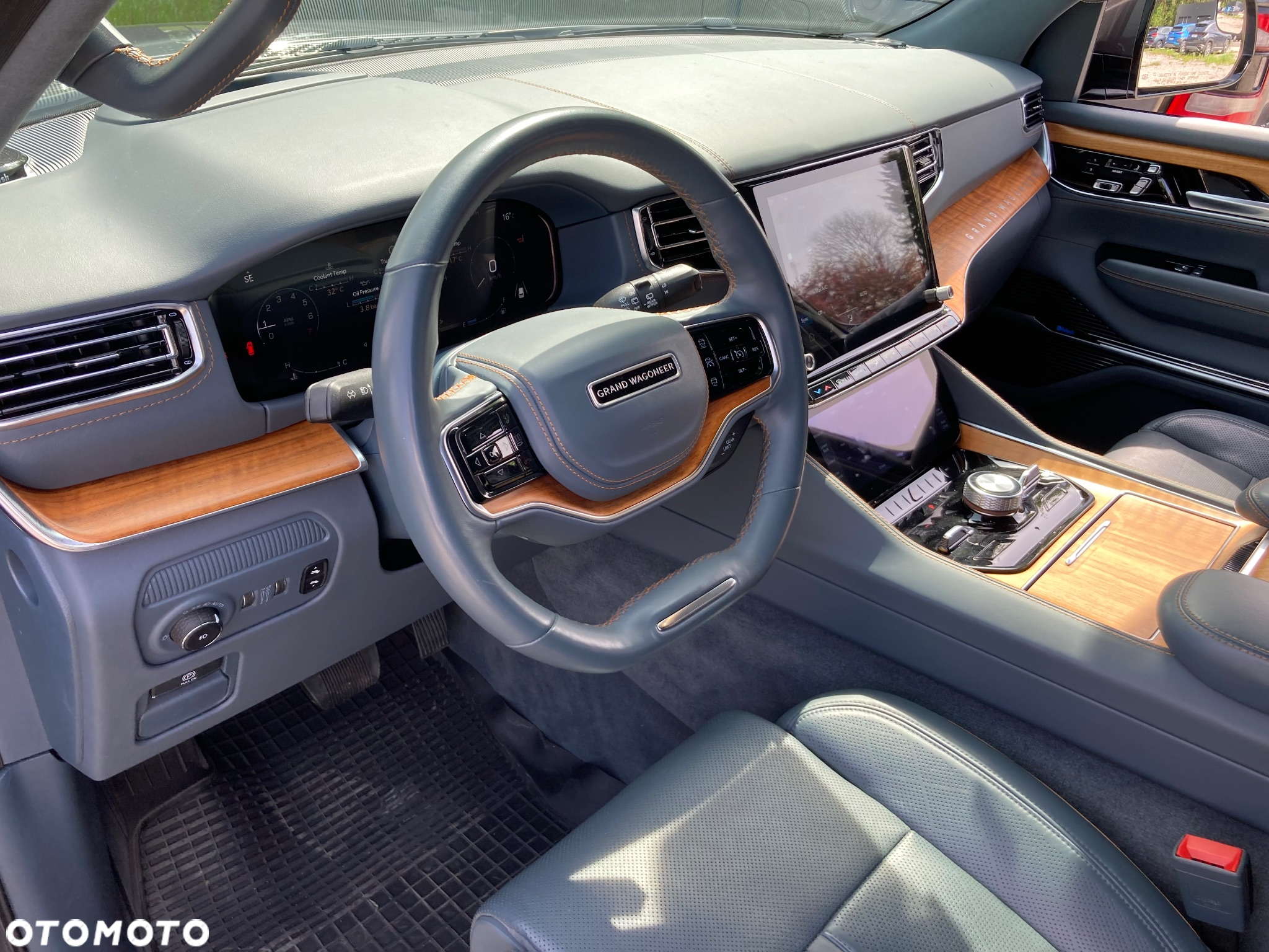 Jeep Wagoneer - 22