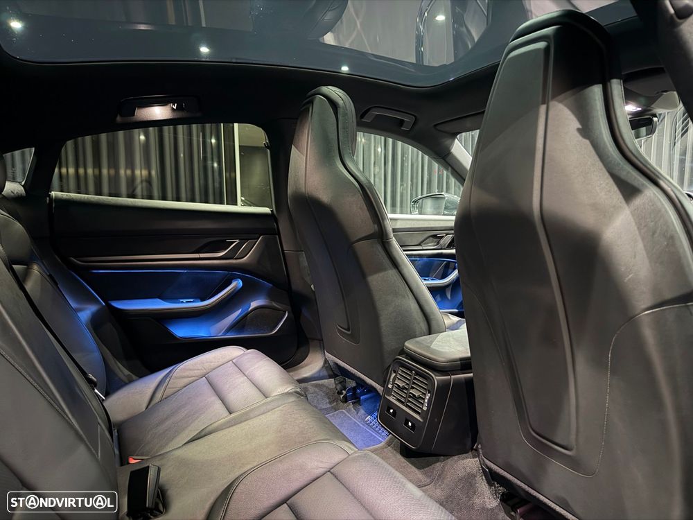 Porsche Taycan 4 - 39