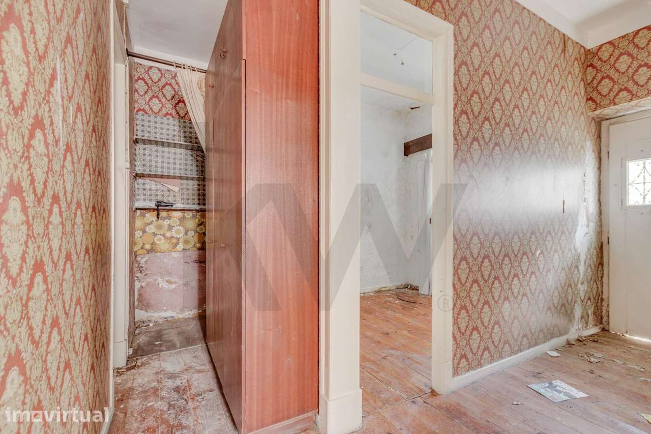 Moradia para recuperação total no Centro Histórico de Carcavelos – Cha - Grande imagem: 5/19