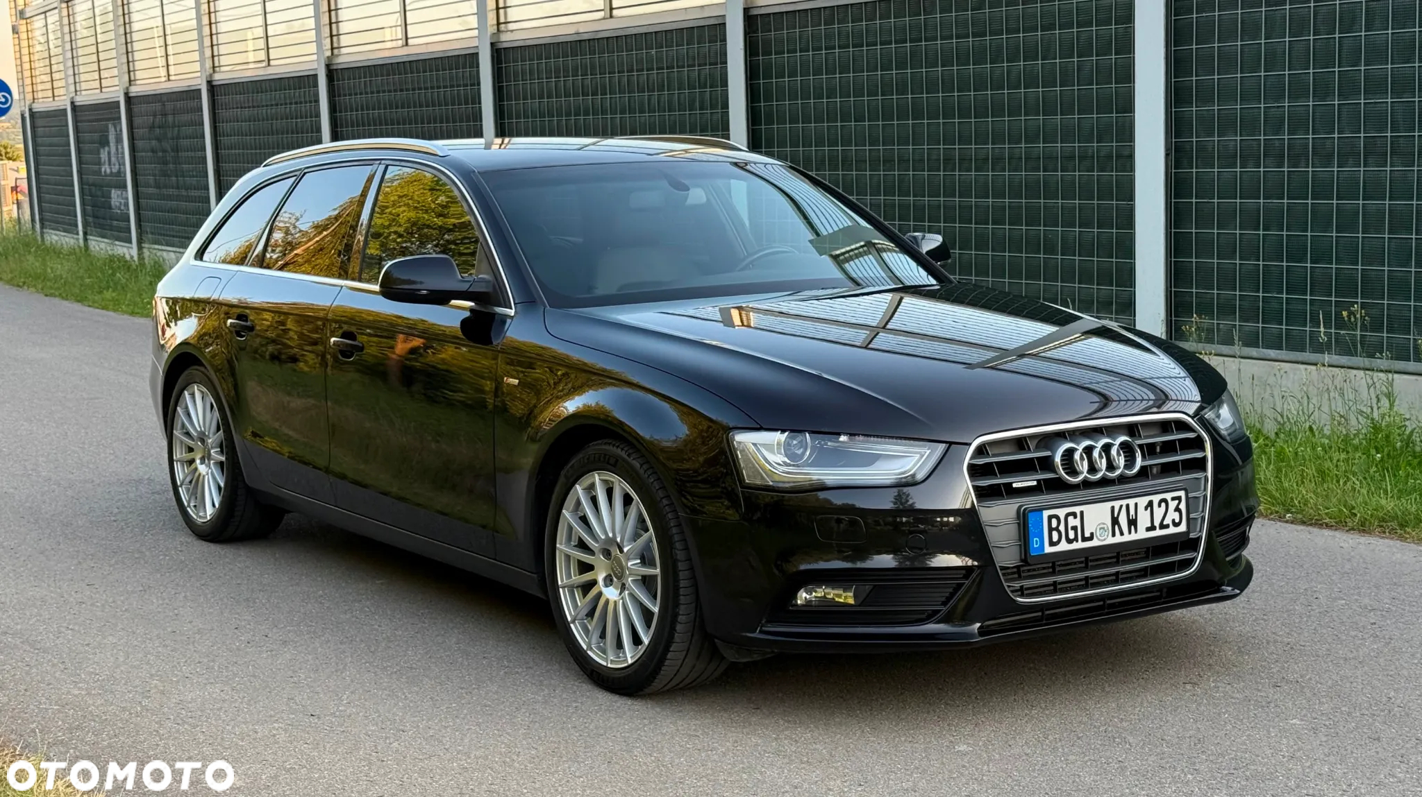 Audi A4 Avant 2.0 TDI DPF quattro S line Sportpaket - 3