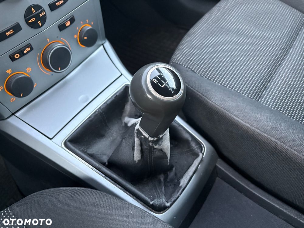 Opel Astra 1.8 Sport - 25