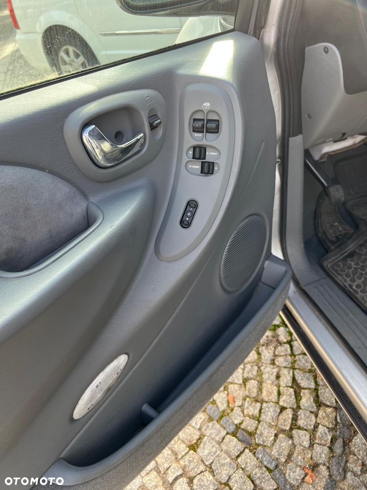 Chrysler Voyager - 23