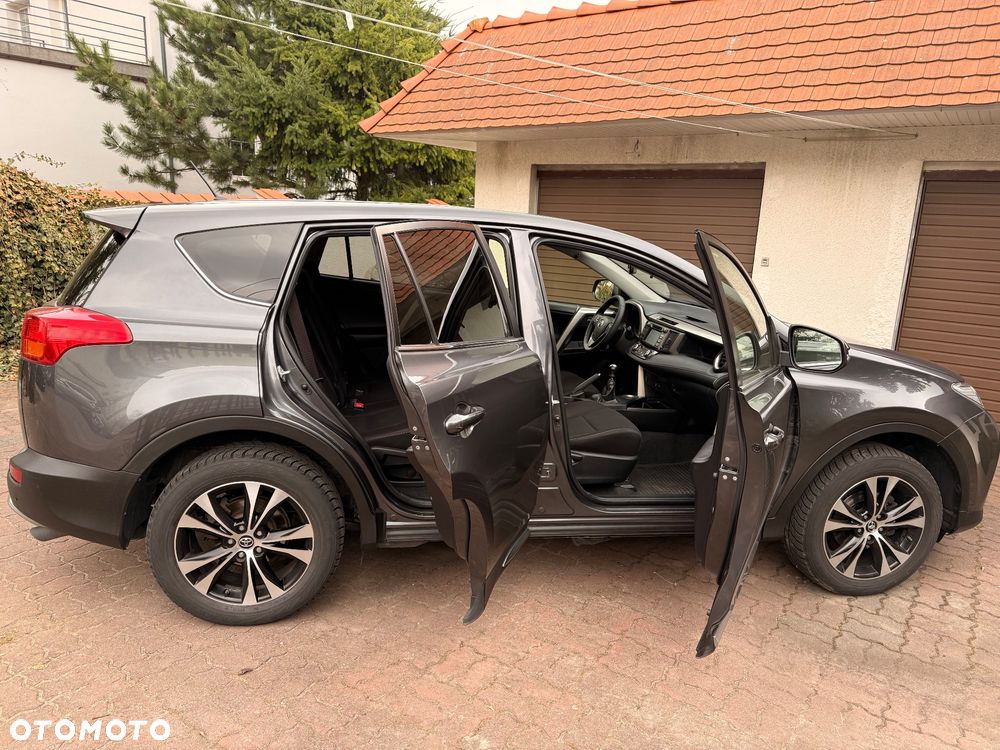 Toyota RAV4 2.0 D-4D Premium - 17