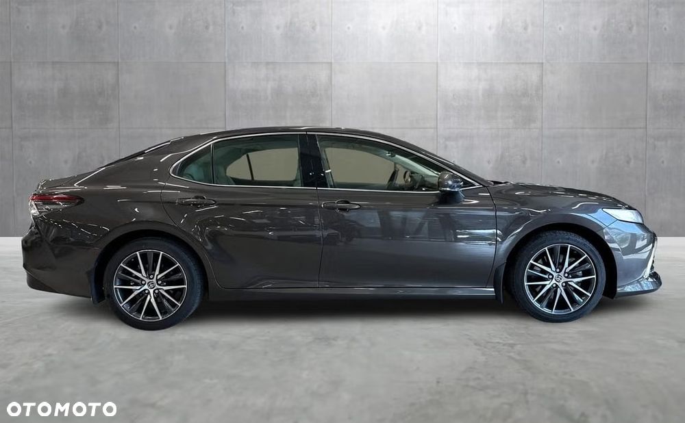 Toyota Camry Executive - 3