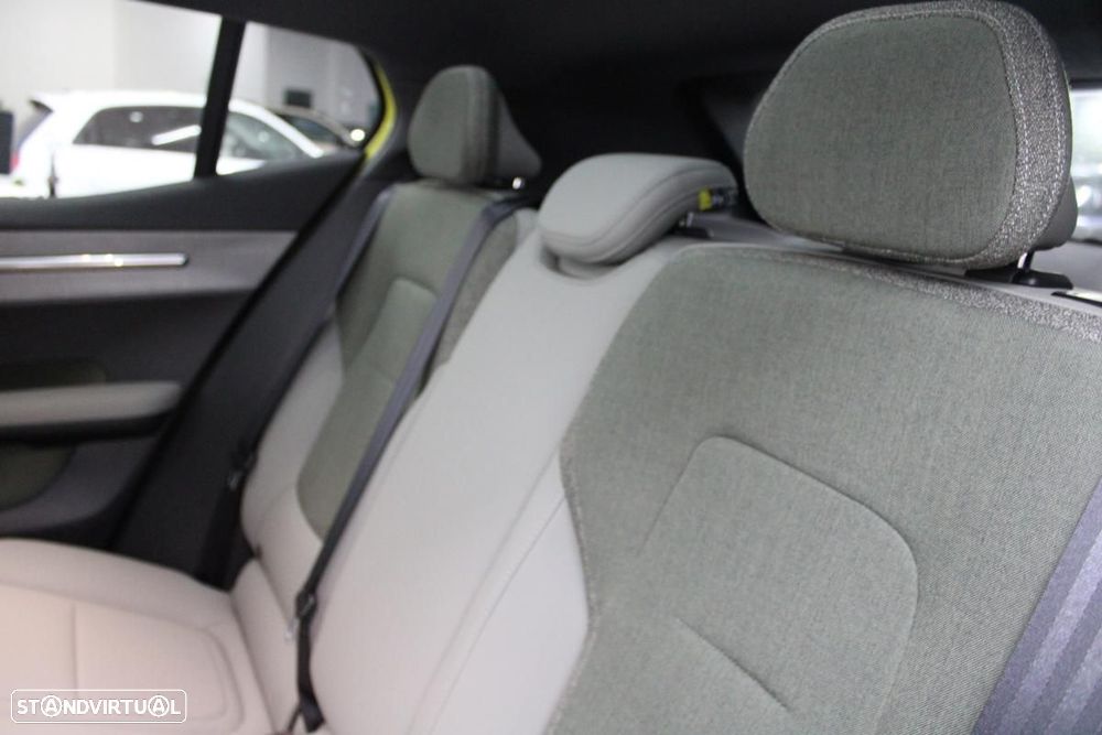Volvo EX30 Single Motor Extended Range RWD Plus - 15