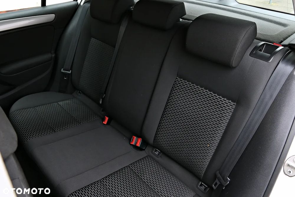 Volkswagen Golf 1.4 Style - 36