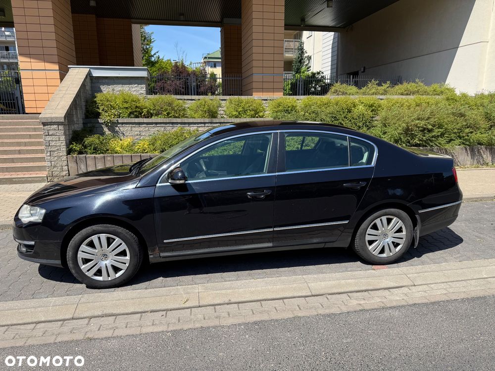Volkswagen Passat 2.0 FSI Highline - 2