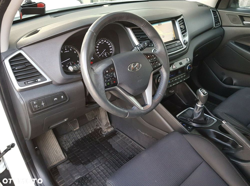 Hyundai Tucson 1.6 GDI BlueDrive Comfort 2WD - 16