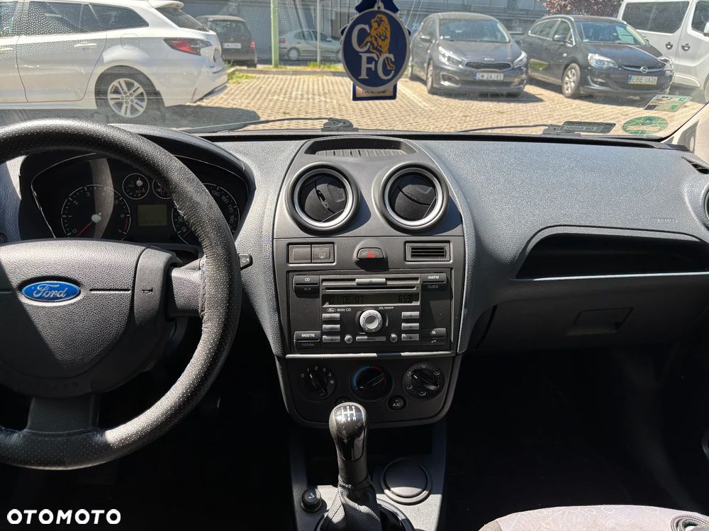 Ford Fiesta 1.3 Ghia - 11