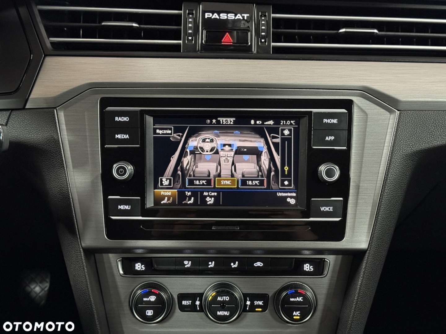 Volkswagen Passat - 25