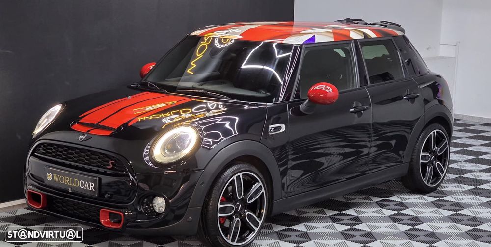 MINI 5 Portas Cooper SD Auto Desportiva - 16