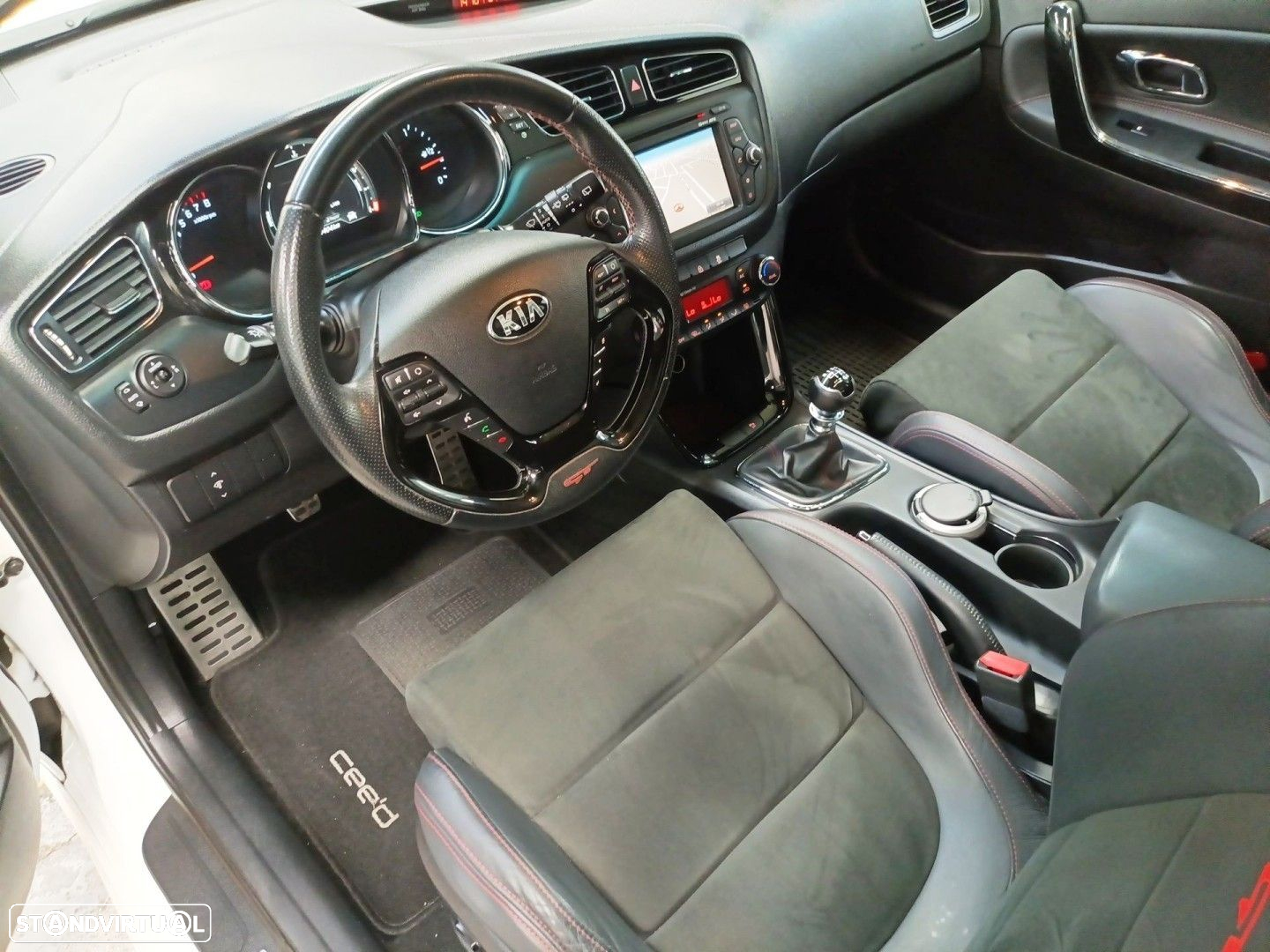 Kia Ceed 1.6 T-GDI GT TOP - 13