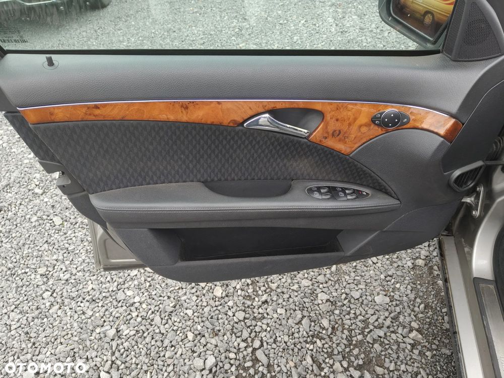 MERCEDES W211 BOCZEK Tapicerka Lewy Przód Eu Kierowcy Elegance Materiał Ideał