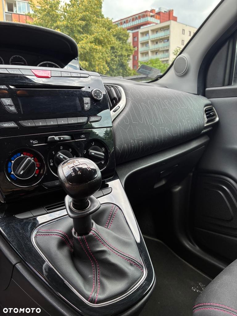 Lancia Ypsilon 1.2 8V Elefantino S&S - 7