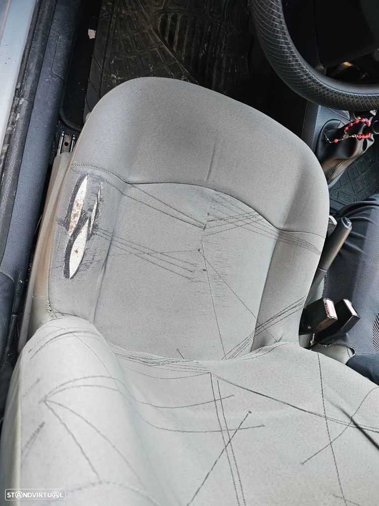 Renault Clio - 7