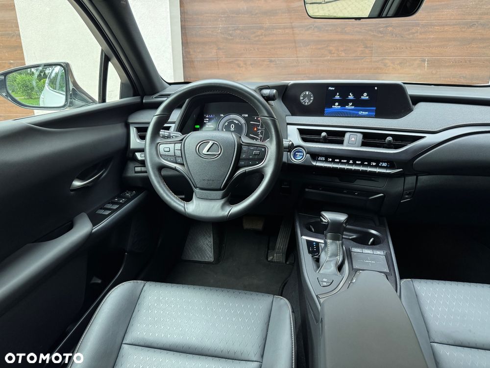 Lexus UX 200 GPF F Sport Edition 2WD - 23