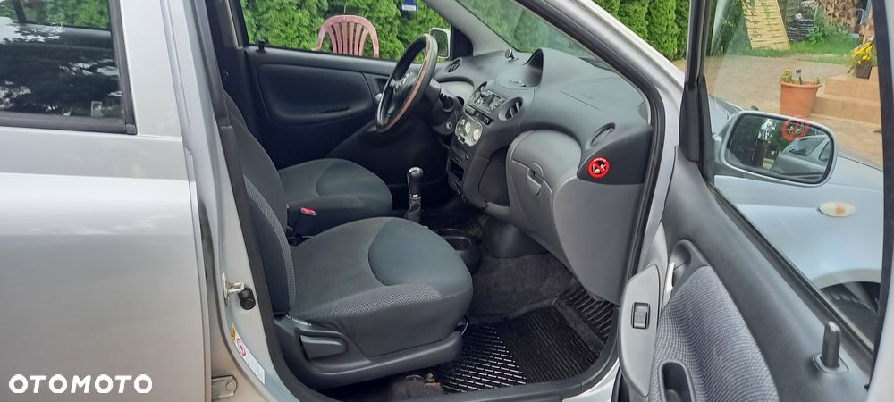 Toyota Yaris 1.4 D-4D - 9