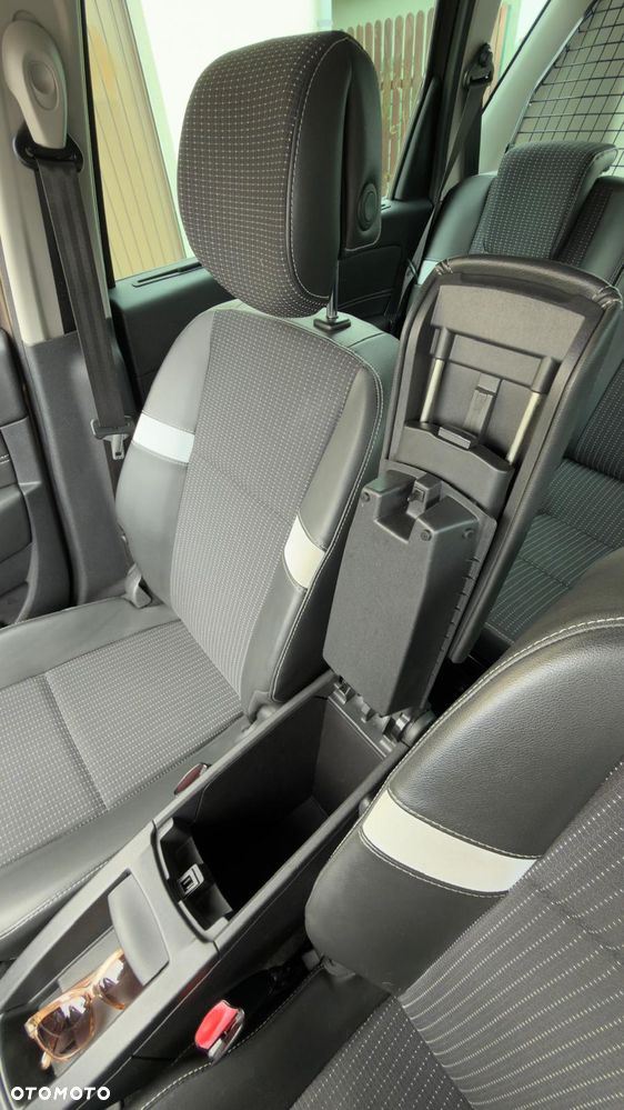 Renault Scenic 1.6 16V 110 Authentique - 16