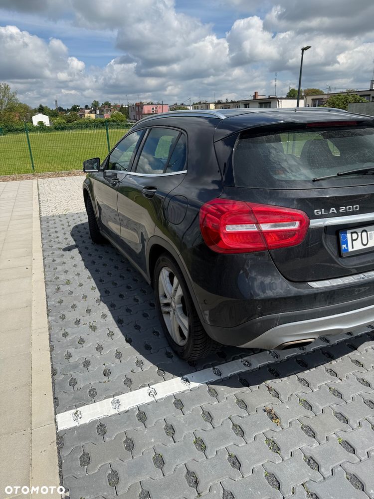 Mercedes-Benz GLA - 2