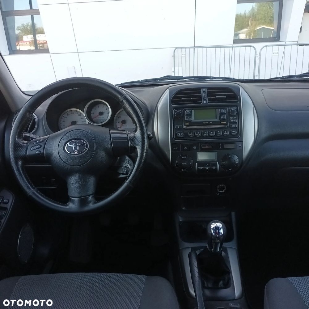 Toyota RAV4 - 8