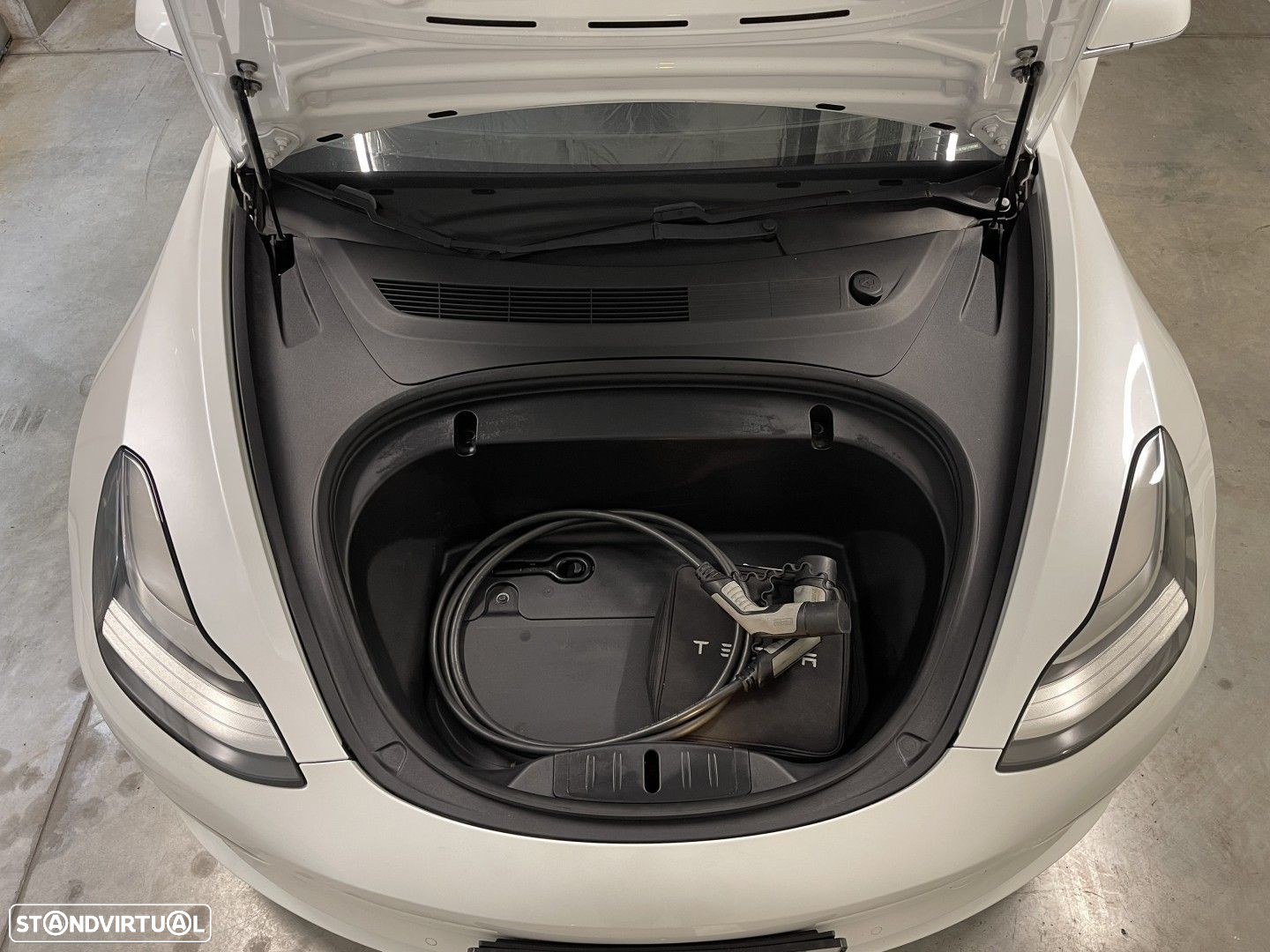 Tesla Model 3 - 9